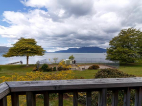 Lakefront Tarawera - Lake Tarawera Holiday Home